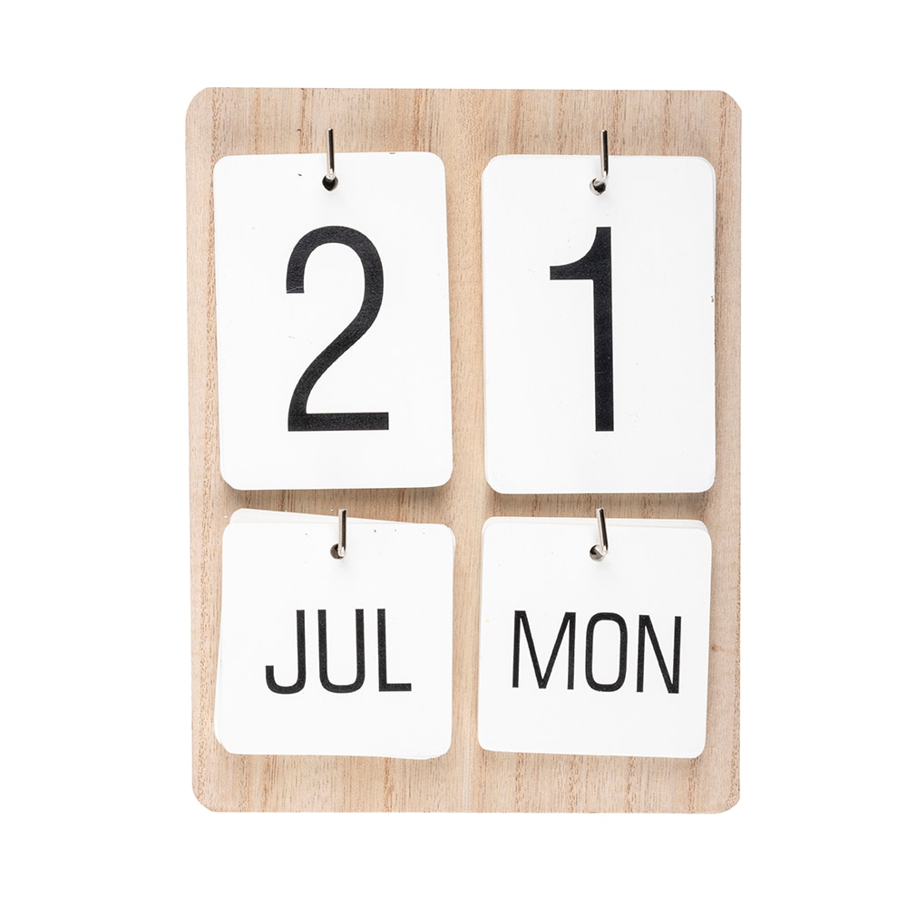 Vägghängd kalender med kort