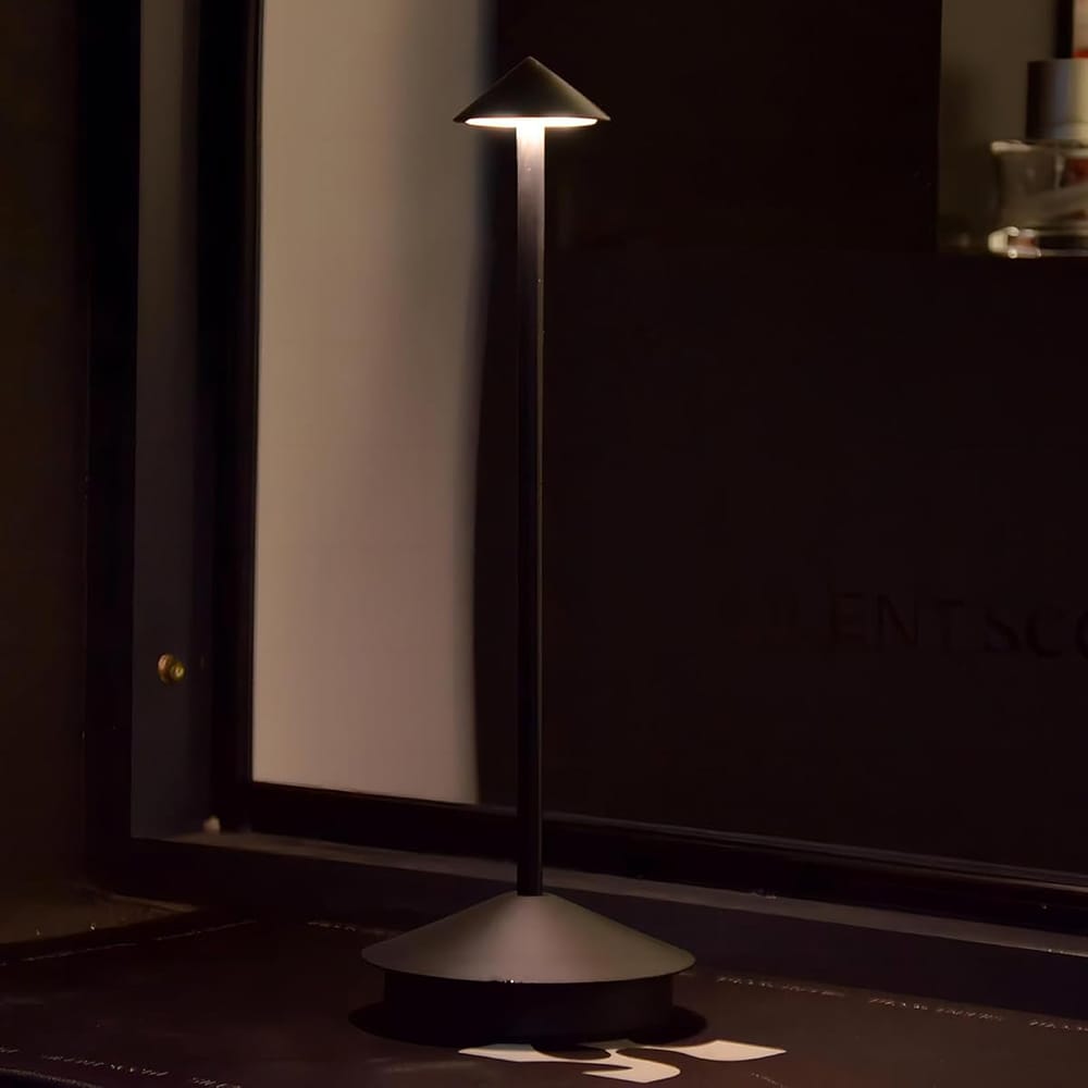 LED-bordslampa i aluminium med justerbar ljusstyrka och USB-laddning - Svart