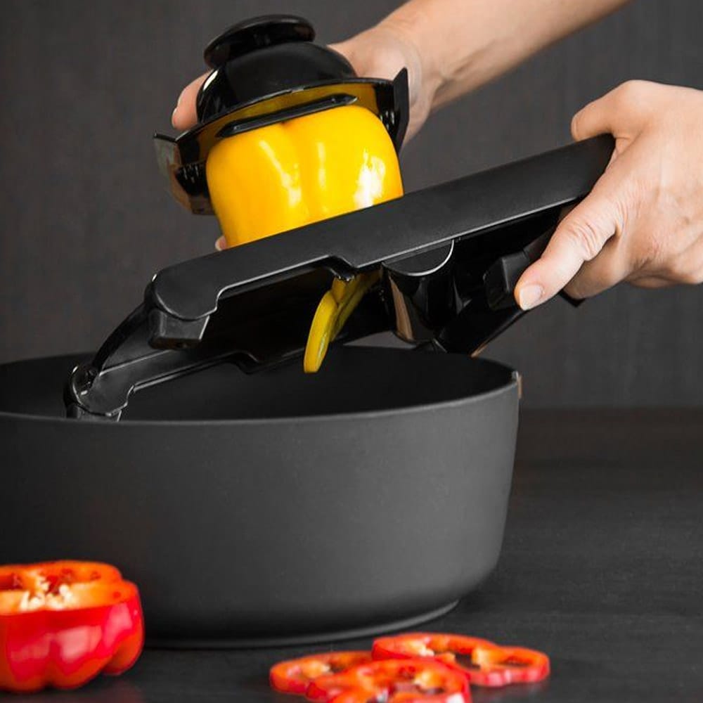 Mandolin med justerbart skärblad och fingerskydd