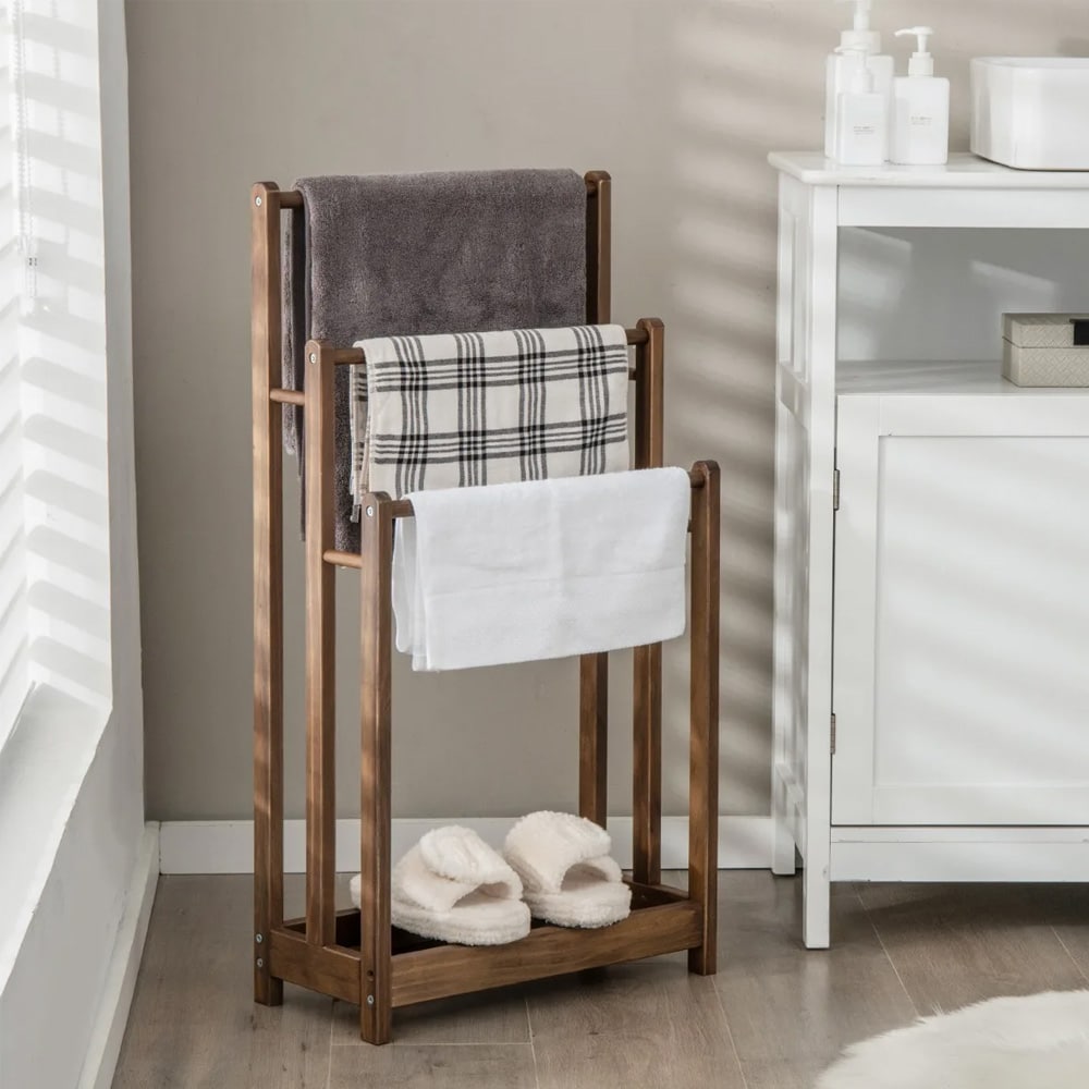 Handdukshängare i trä med 3 stänger och hylla – Rustik brun