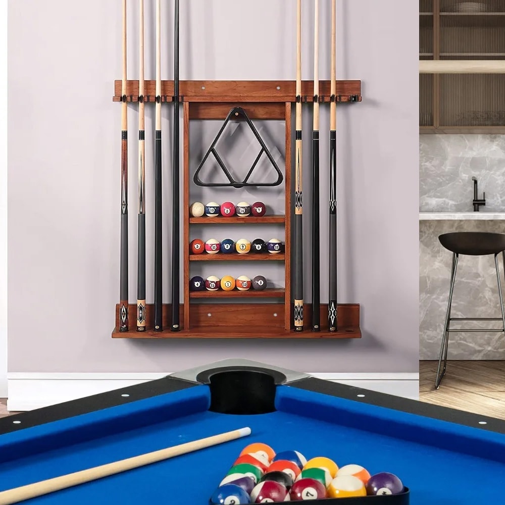 Väggmonterat köställ för 8 köer och 15 bollar