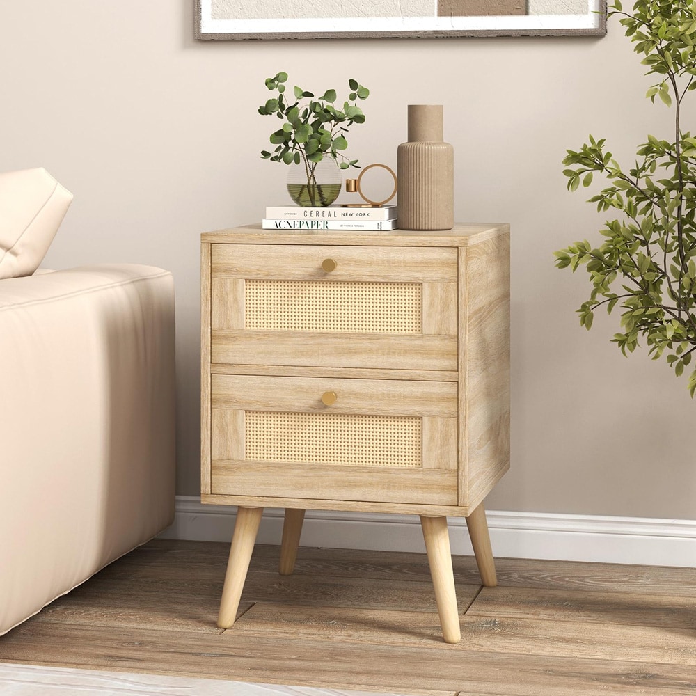 Sängbord i rotting med 2 lådor