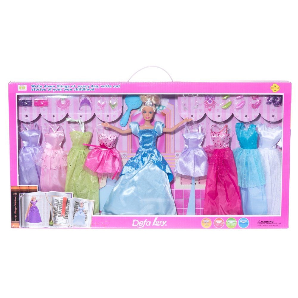 Modedocka med 8 klänningar