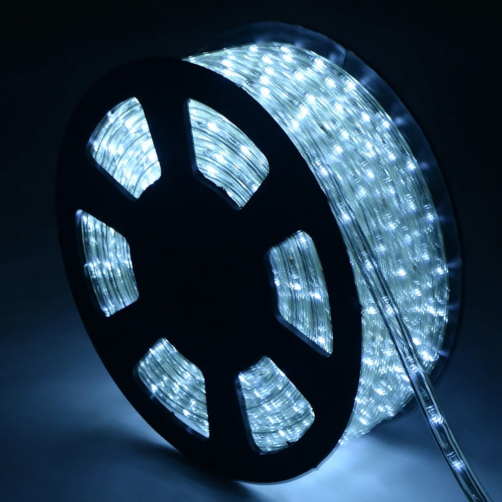 LED-ljusslinga 10 m med 360 kallvita LED-lampor