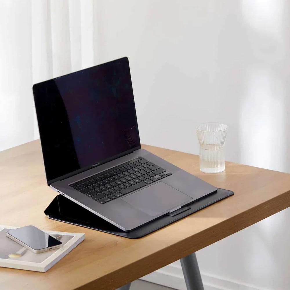 HyperShield Stand & Go Sleeve till MacBook Air/Pro 15-16" / laptopfodral med stativ