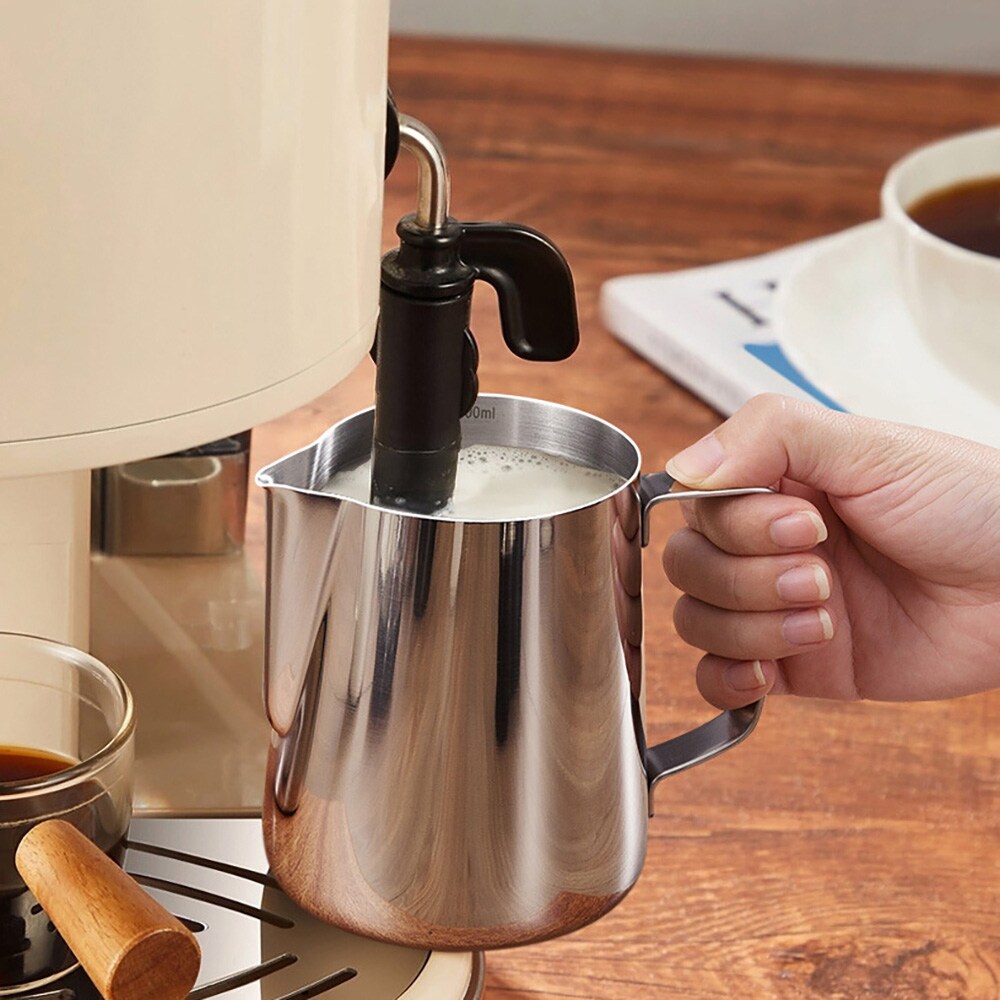 Mjölkkanna i rostfritt stål 350 ml / mjölkskumningskanna / baristakanna med spetsig pip