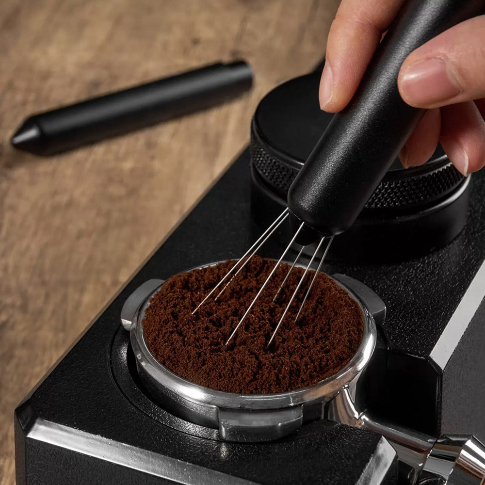 WDT-verktyg för espresso / magnetisk nålfördelare med 6 nålar 0,4 mm / baristatillbehör – svart