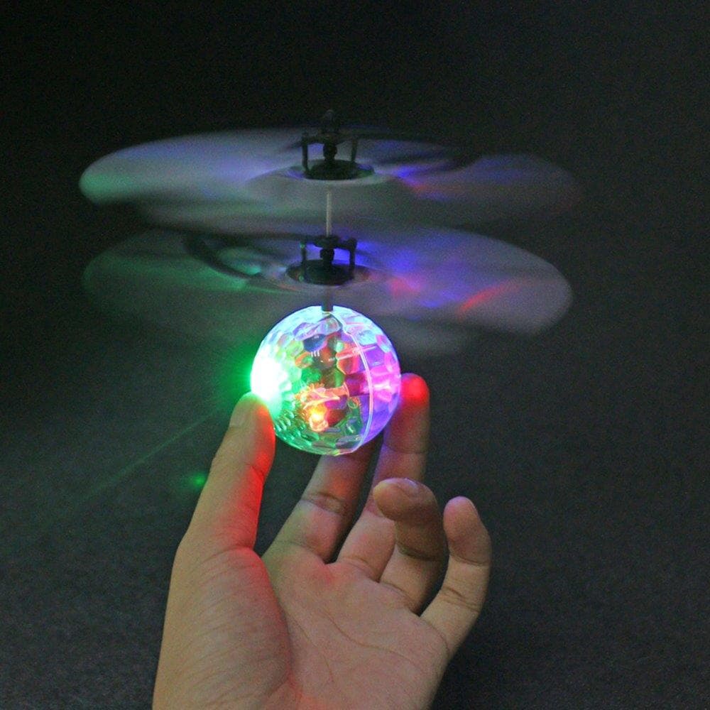 Flygande UFO boll / Helikopter du styr med luften - 7 färgers