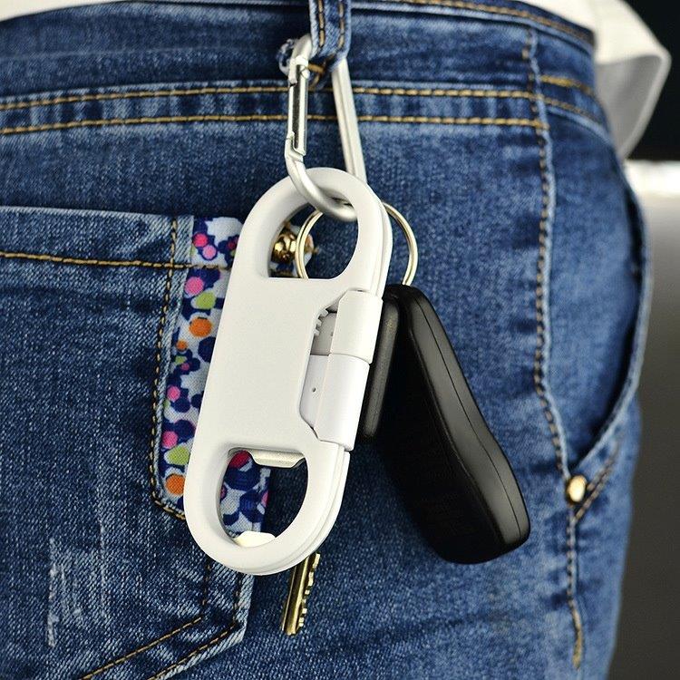 iPhone laddkabel med nyckelring och flasköppnare