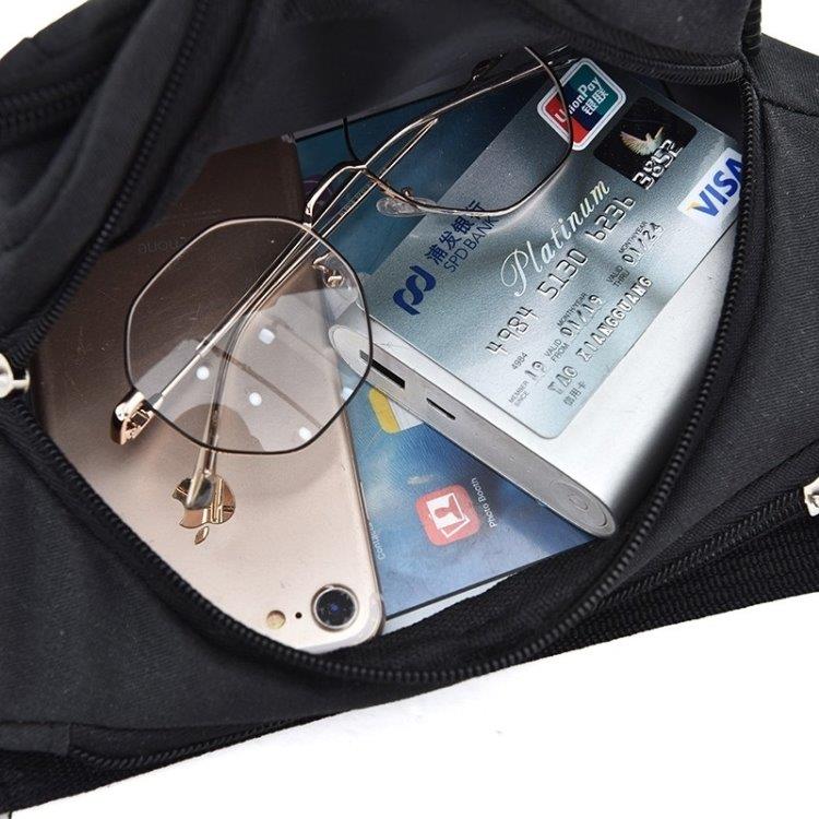Midjeväska / bum bag med flera praktiska fack