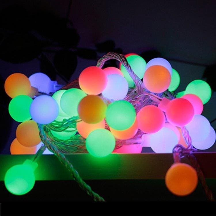 LED-slinga med 50 dioder - Färgglada Bollar