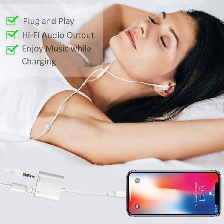 Ladd- och hörluradapter – Lightning till 3,5 mm & Lightning-port för musik och laddning samtidigt