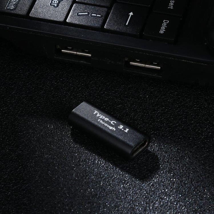 Adapter med USB-C till USB-C-port