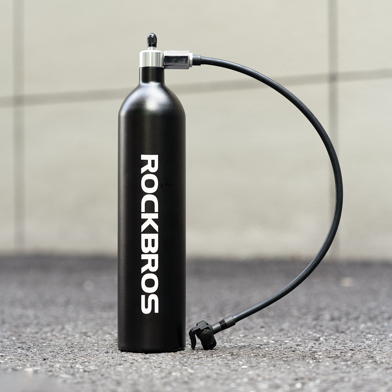 Rockbros Tubeless renkaiden täyttölaite 200 PSI 1.2l - Musta