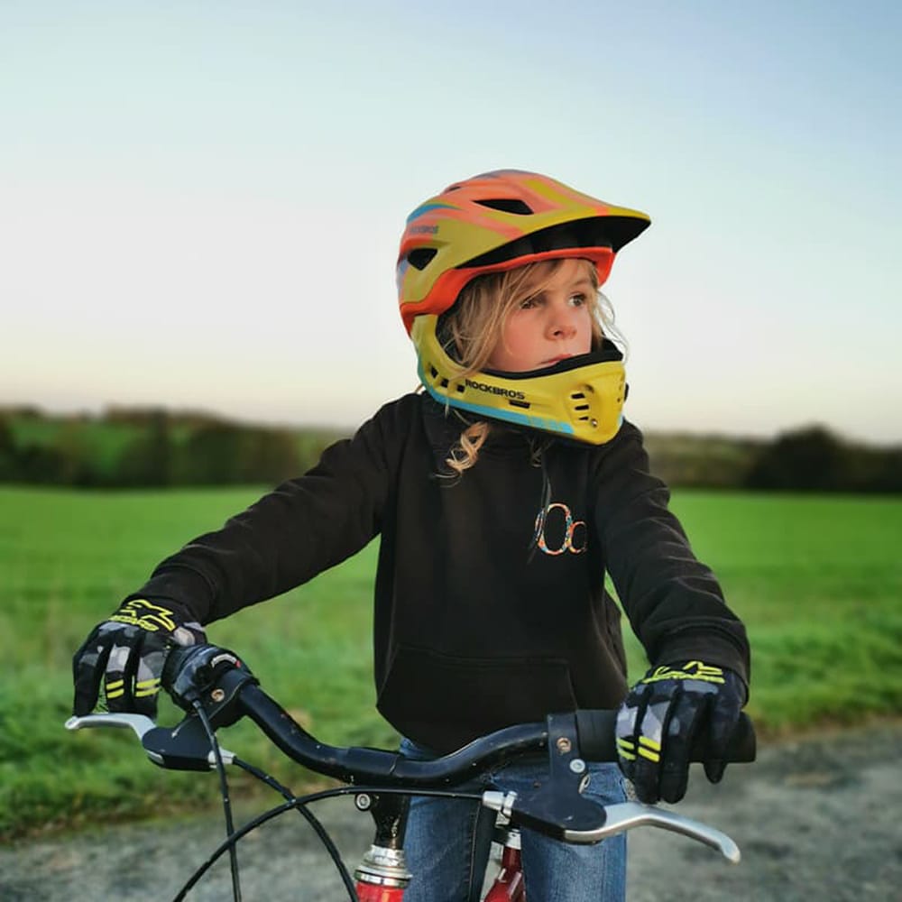 Rockbros TT-32SOYB-M barnesykkelhjelm med avtakbart hakestykke, størrelse M - gul-oransje