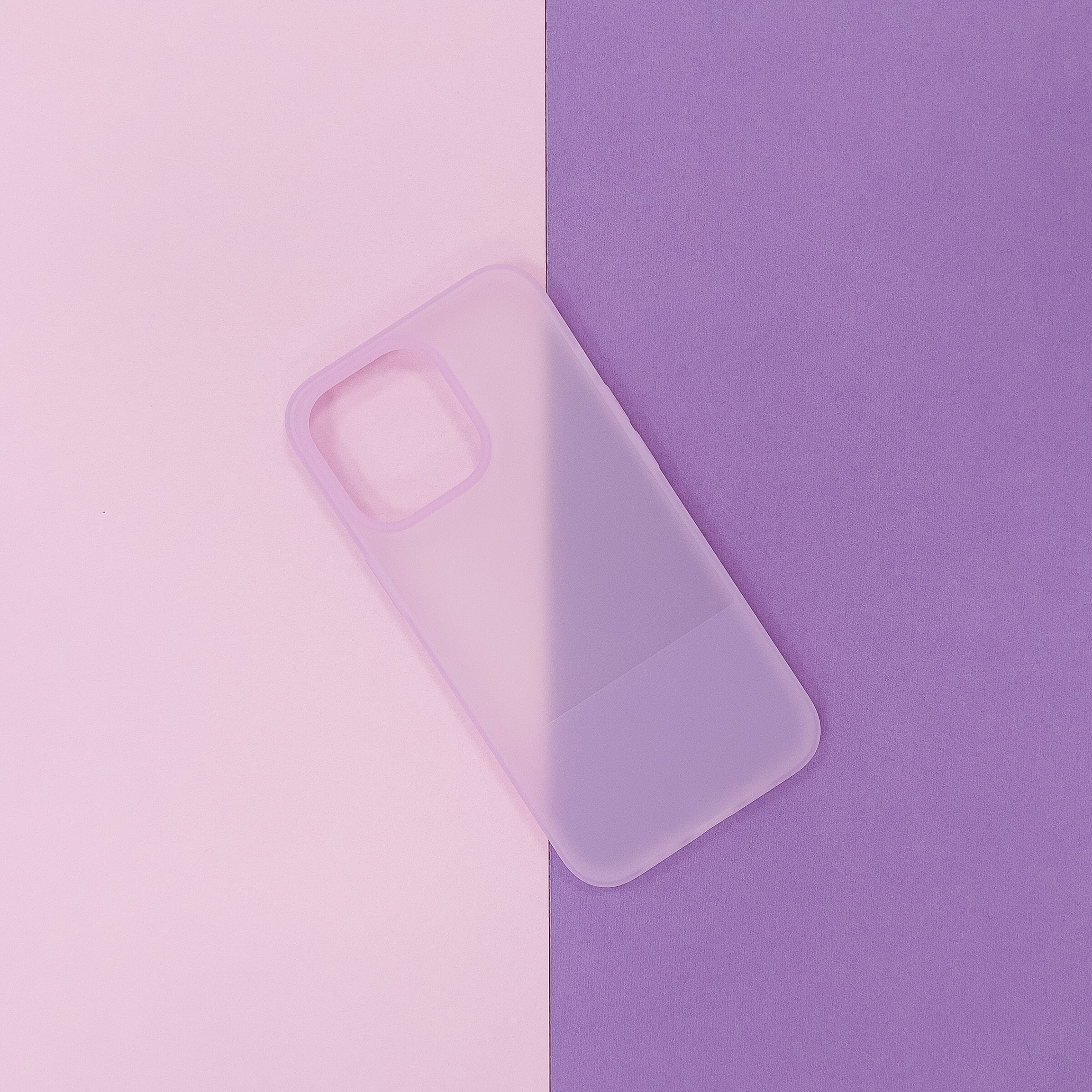 Kingxbar Plain Series fodralskydd för iPhone 13 Pro silikonfodral lila
