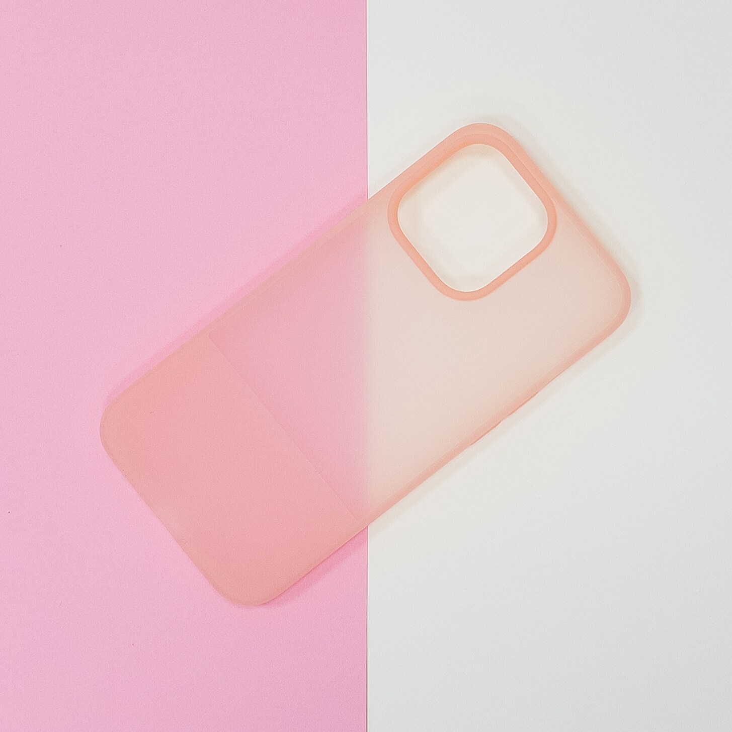 Kingxbar Plain Series fodralskydd för iPhone 13 Pro silikonfodral lila