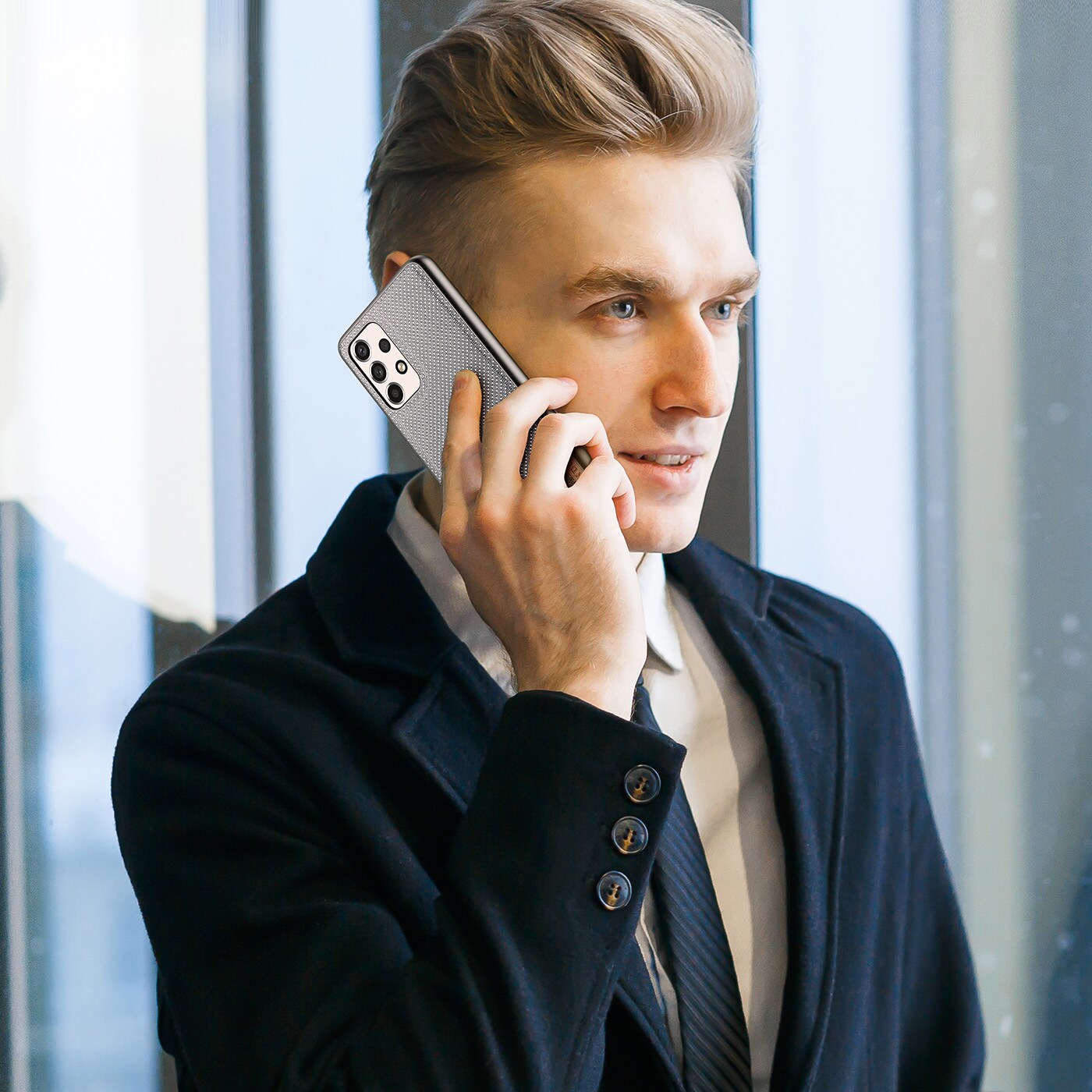 Dux Ducis Fino etui er lavet af nylonmateriale til Samsung Galaxy A73 blå