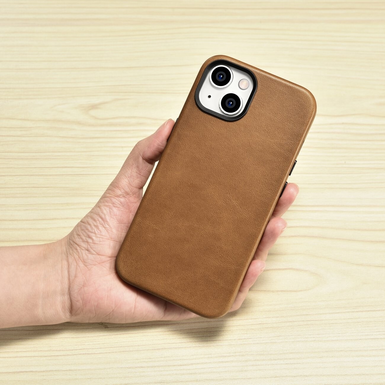 iCarer Premium Oil Wax Leather Case for iPhone 14 Plus Magnetic MagSafe Brown (WMI14220703-TN)