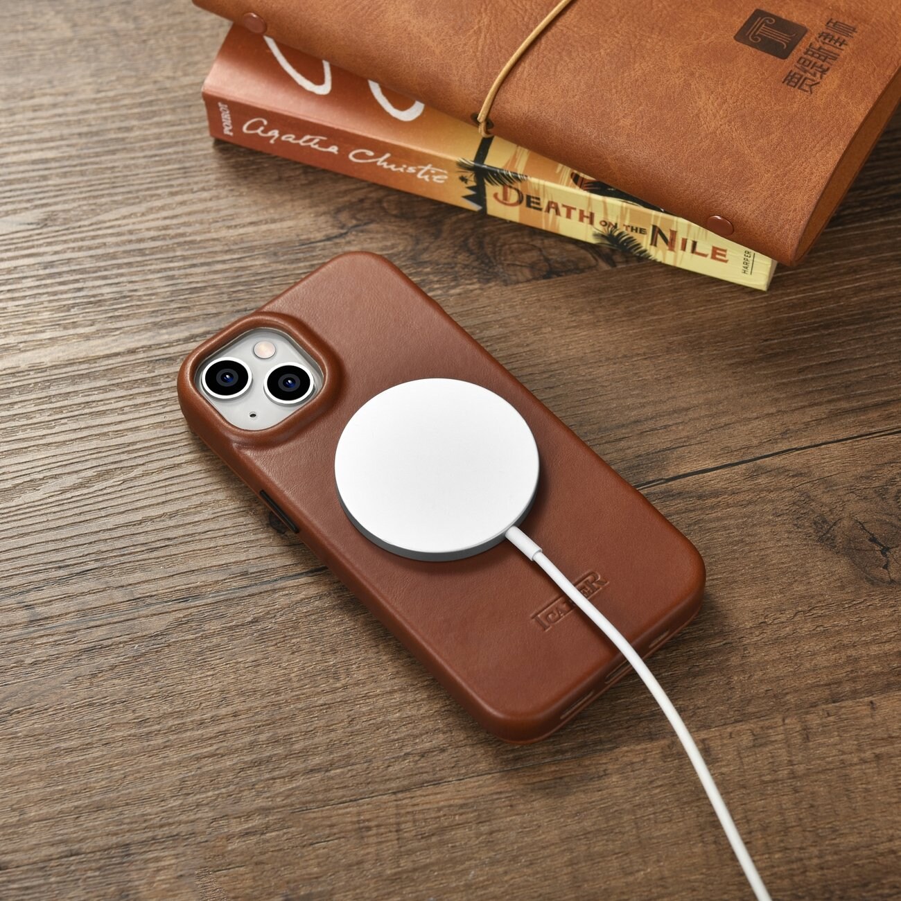 iCarer CE Oil Wax Premium läderfodral iPhone 14 Plus magnetiskt flipfodral MagSafe brun