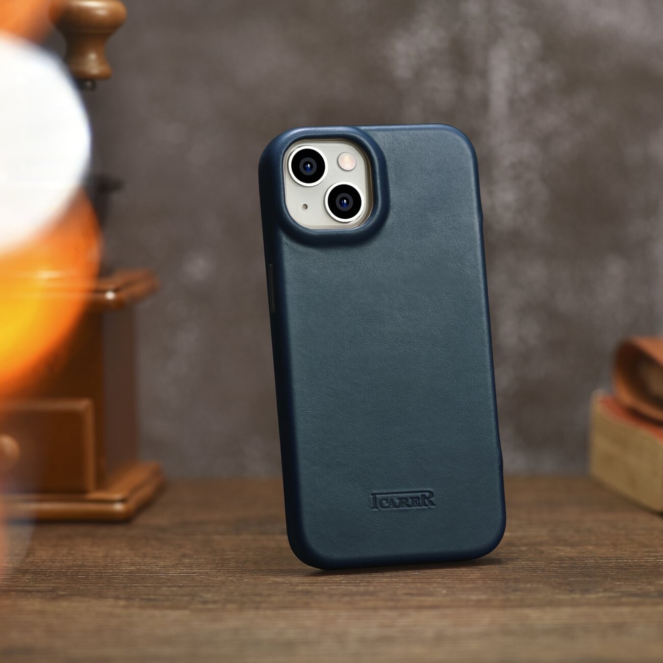 iCarer CE Öl Wax Premium läderfodral iPhone 14 Plus magnetiskt flipfodral MagSafe blå