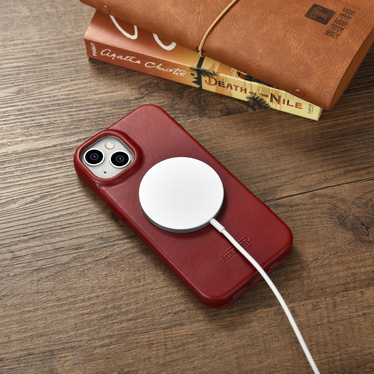 iCarer CE Öl Wax Premium läderfodral iPhone 14 Plus MagSafe Magnetiskt flip Röd (AKI14220707-RD)
