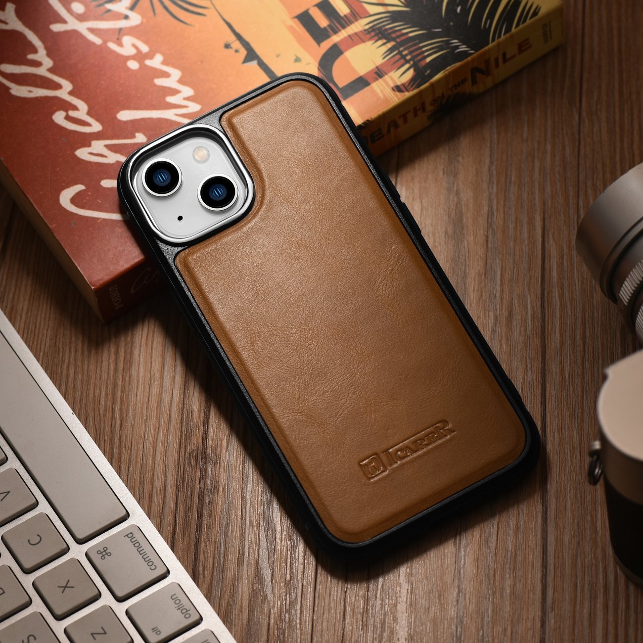 iCarer Läderolja Vaxfodral täckt med naturläder för iPhone 14 Plus brun (WMI14220719-TN)