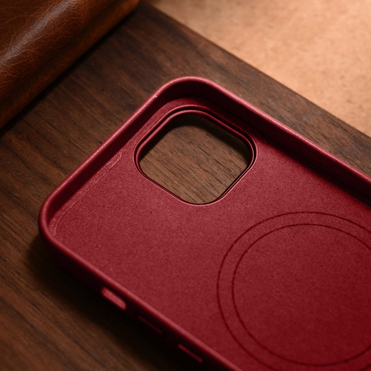 iCarer Case Läderfodral i naturläder för iPhone 14 Plus röd (kompatibel med MagSafe)
