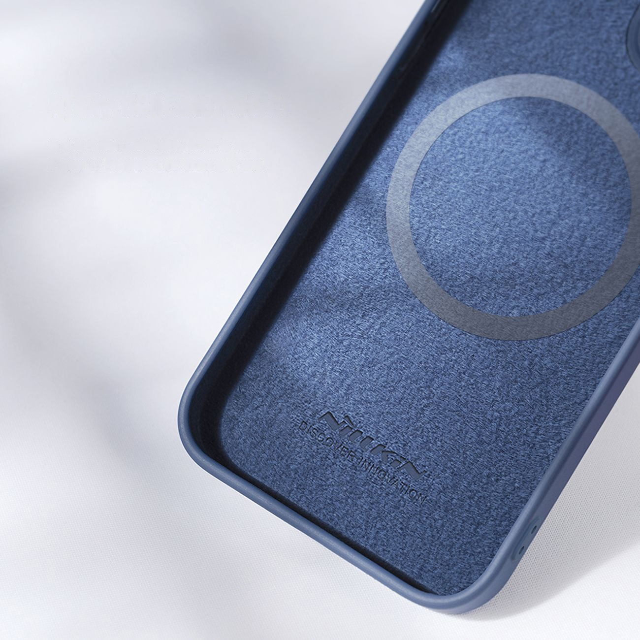 Nillkin CamShield Magnetiskt silikonfodral för iPhone 14 Plus med MagSafe och kameraskydd, Blå