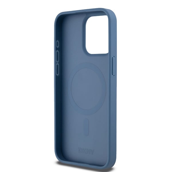 DKNY läderfodral med monogrammönster och metallogo MagSafe-fodral för iPhone 15 Pro Max - Blå
