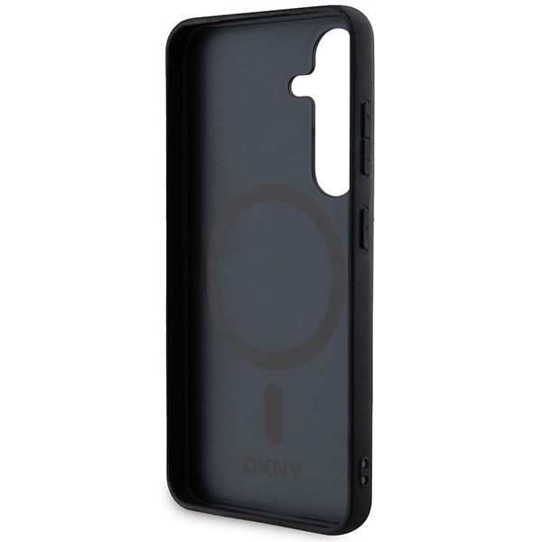 DKNY MagSafe-fodral med lädermönster och metallogo för Samsung Galaxy S24 - svart