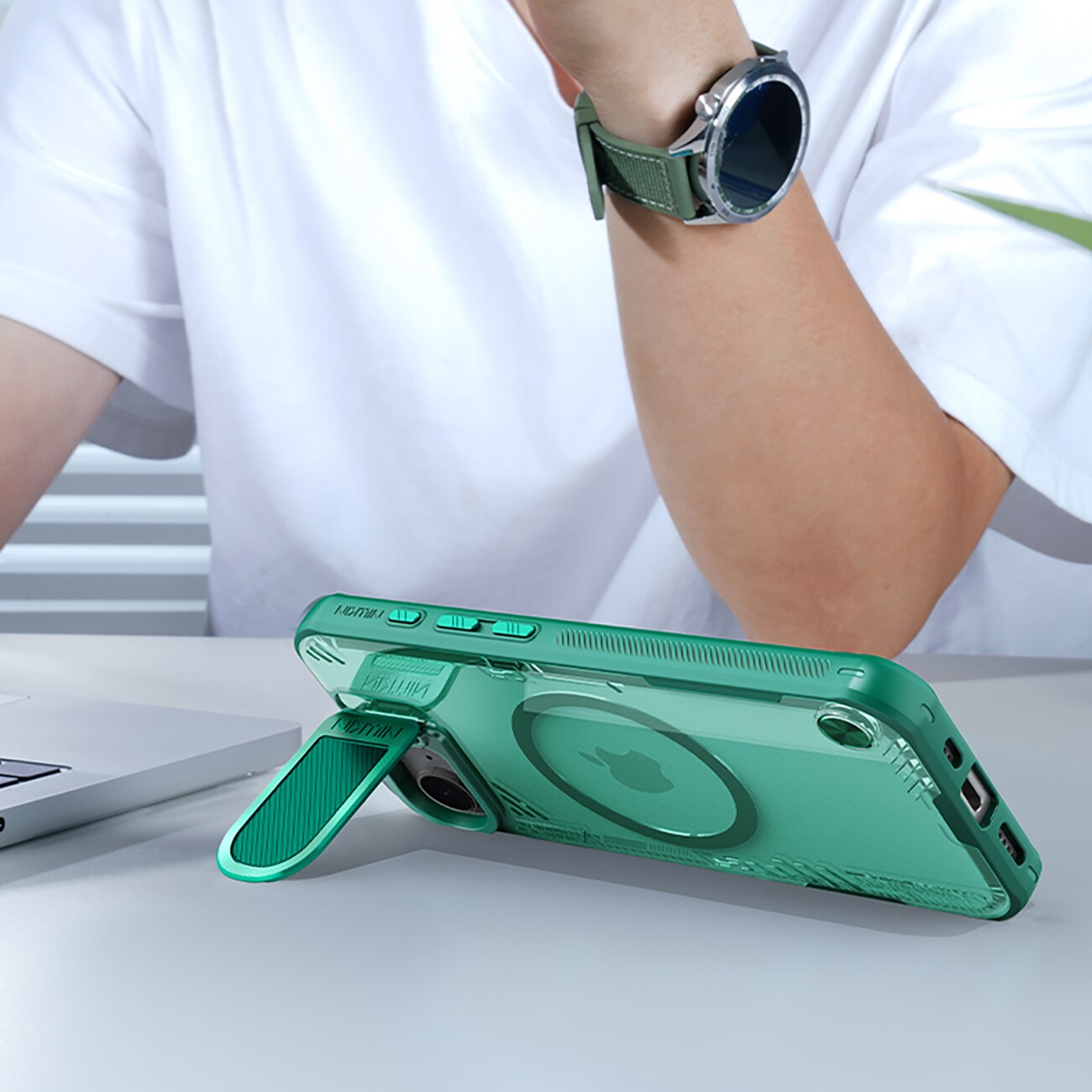 Nillkin Iceblade Prop Magnetic Case med kameradæksel og stativ til iPhone 16e - Grøn