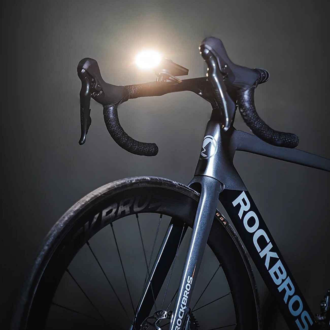 Rockbros JP008 frontlykt for sykkel med powerbank 5000mAh 150lm IPX6 - svart