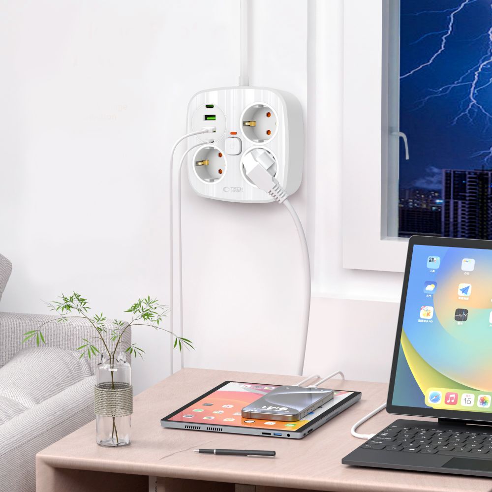 Tech-Protect PCS3X4 grenuttag, 3 uttag, 2xUSB-A, 2xUSB-C 200 cm - vit