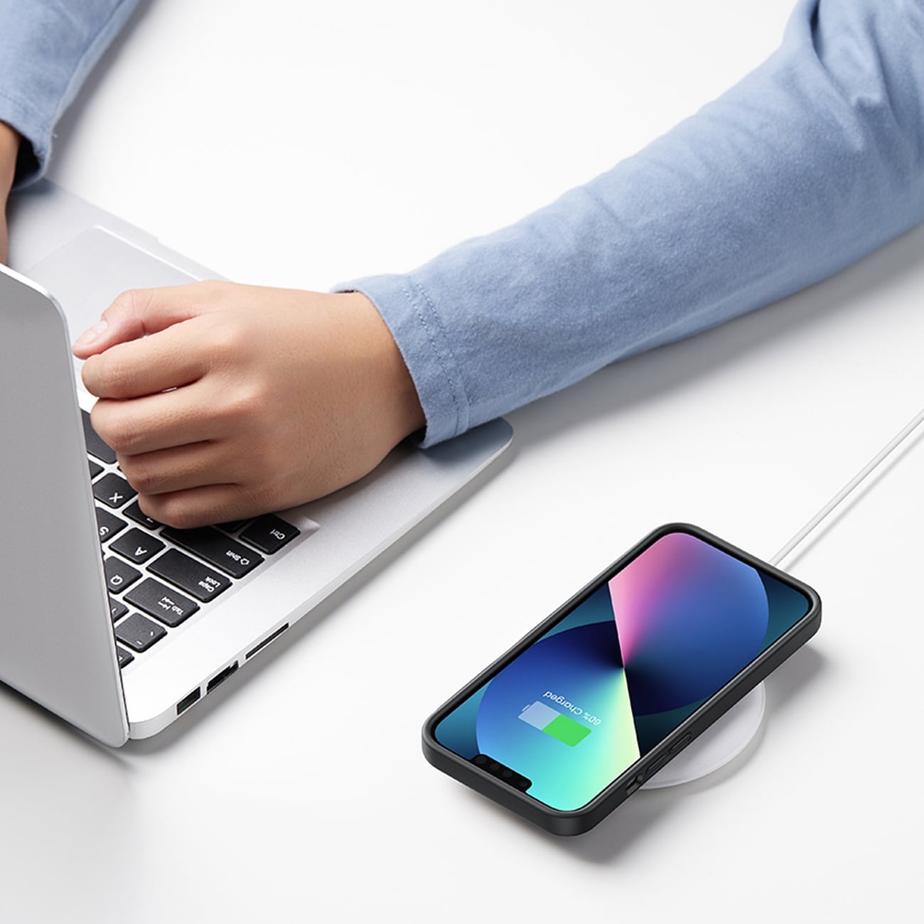 Ugreen LP626 Silky Silikon Skyddsfodral för iPhone 14 Plus, Gummi Flexibelt, Svart (90920)