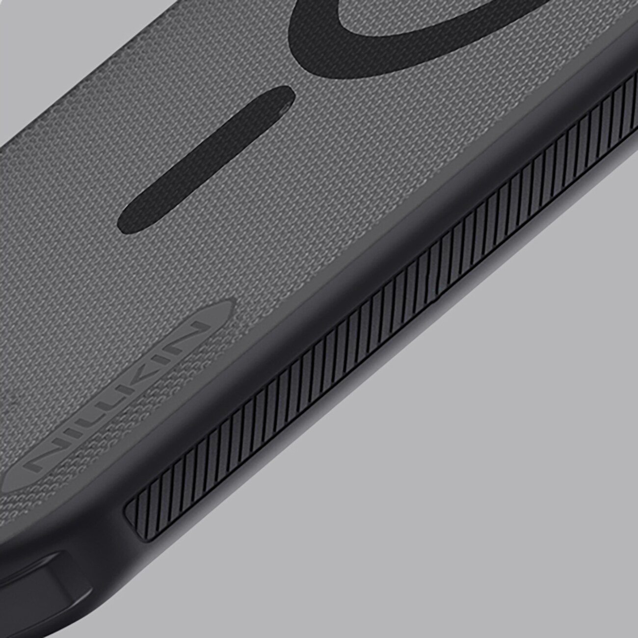 Nillkin Super Frosted Shield Pro MagSafe-kompatibelt etui til iPhone 17 Air – gennemsigtig sort