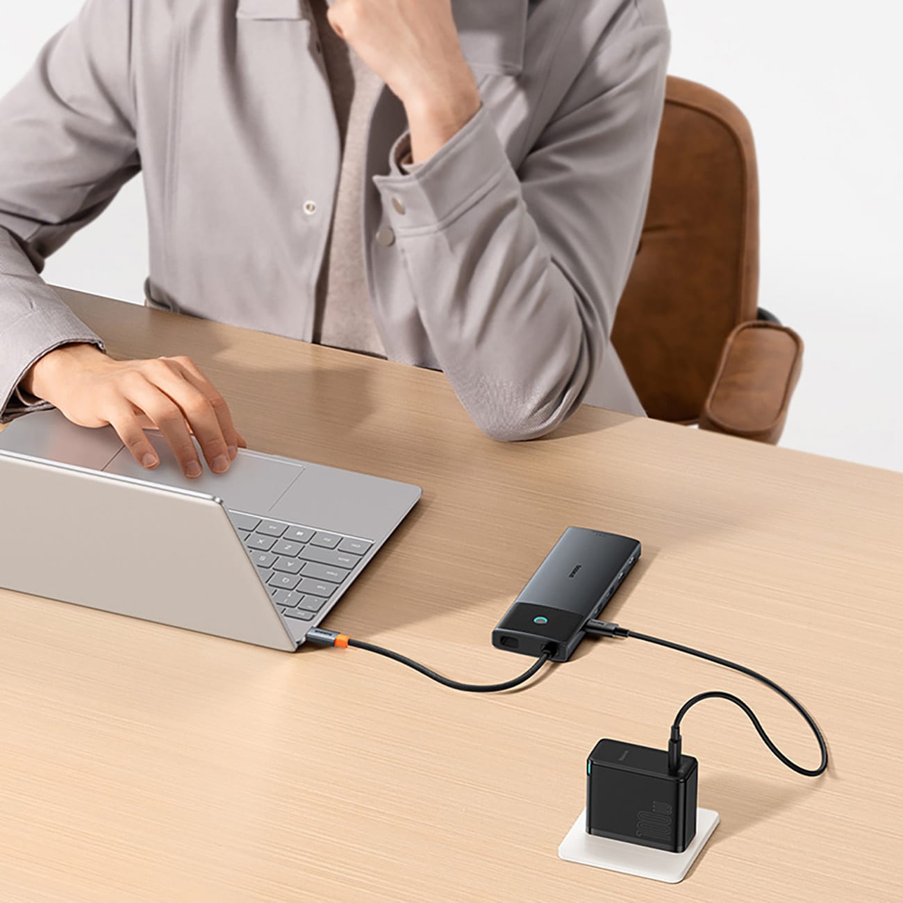 Baseus Metal Gleam II 10-i-1 HDMI, USB-A, USB-C, RJ45, SD/TF-hub – grå