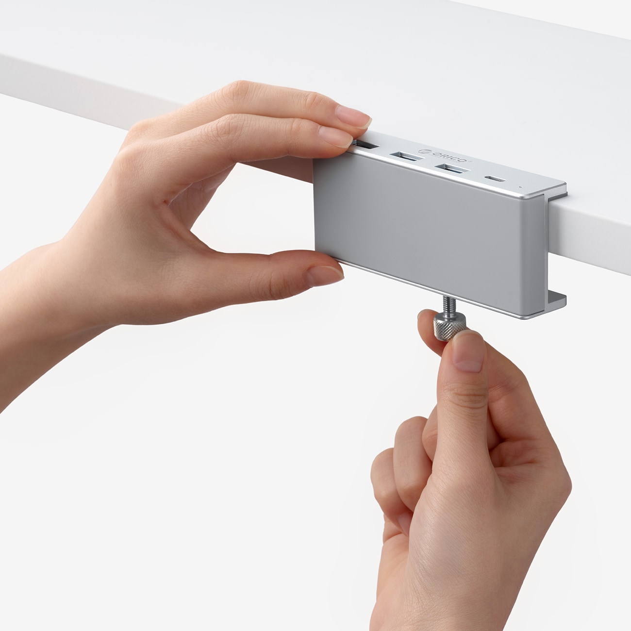 Orico MH4PC Hub med klämfäste – USB-C / 3x USB-A 3.0 + 1x USB-C 3.0 – Silver