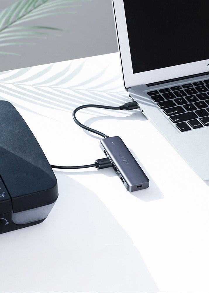 Ugreen USB Type-C-hubb – 4x USB 3.2 Gen 1 med USB-C-laddningsport, grå (CM219 70336)