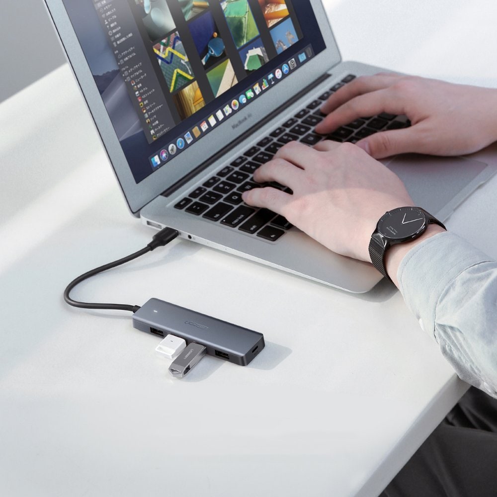 Ugreen USB Type-C-hubb – 4x USB 3.2 Gen 1 med USB-C-laddningsport, grå (CM219 70336)