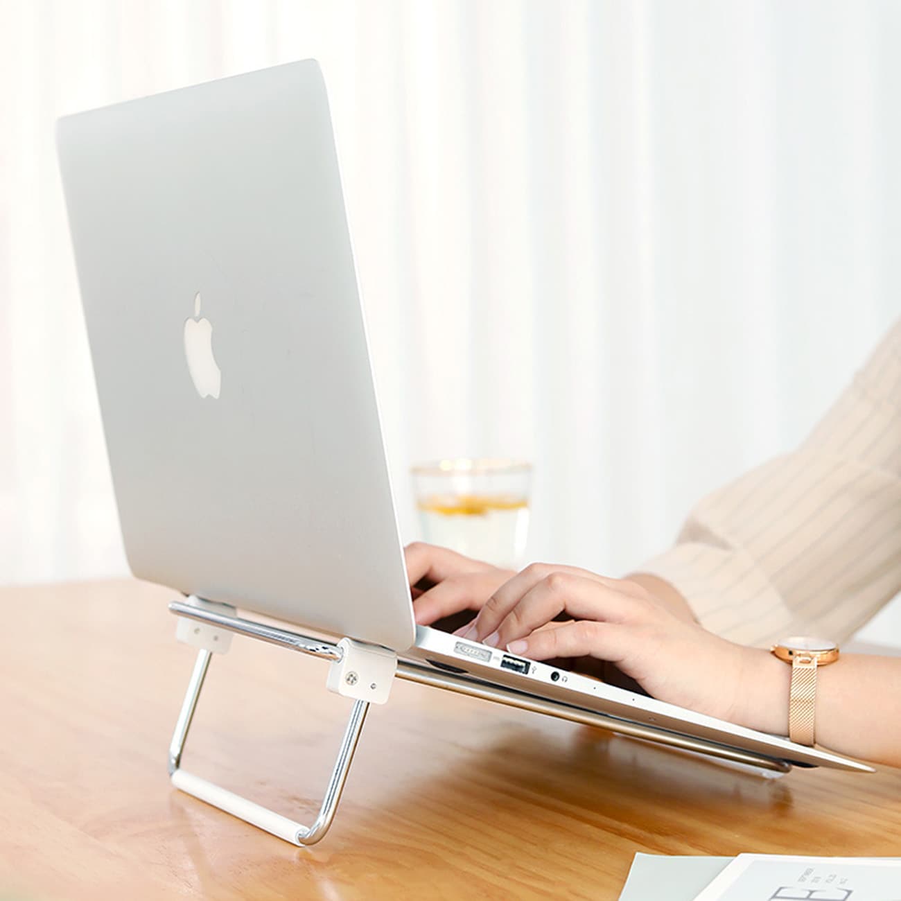 Ugreen justerbart laptopstativ, silver (LP230)