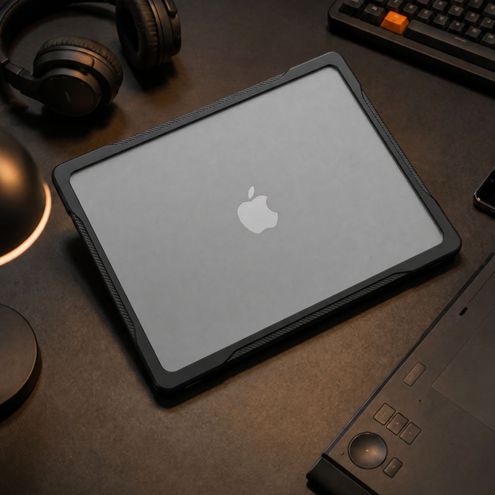 Tech-Protect Velar-fodral för MacBook Pro 16" 2021 / 2023 / 2025 / 2026 – Transparent svart