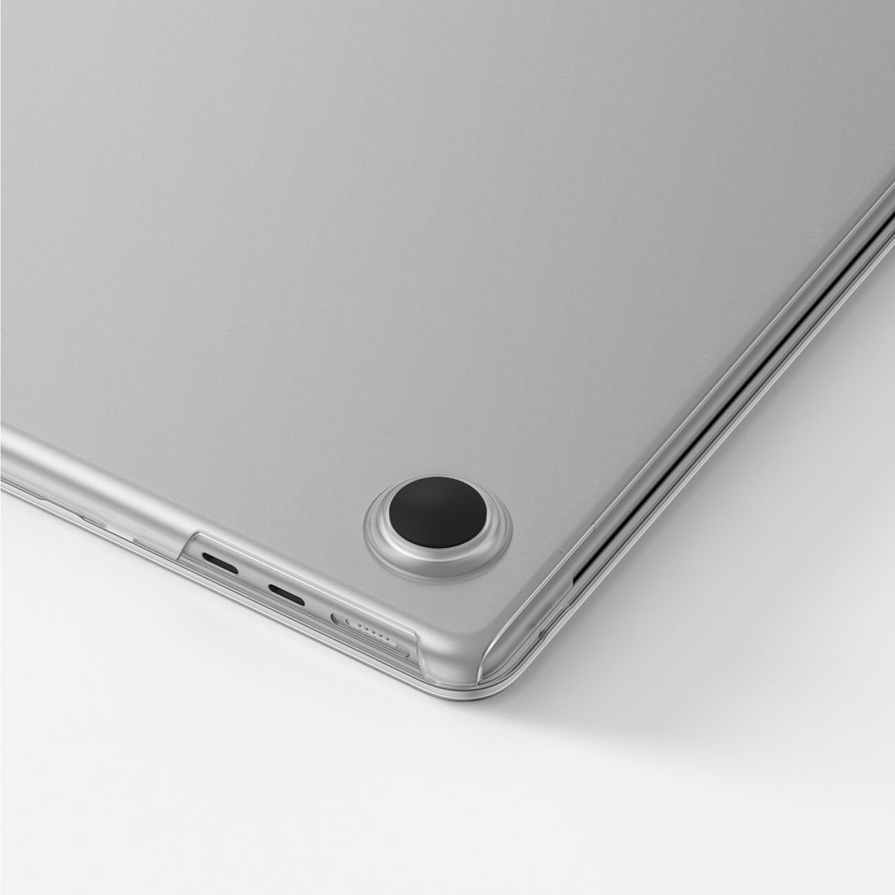 AmazingThing Titan-hårdväska för MacBook Air M5 13,6 tum – genomskinlig