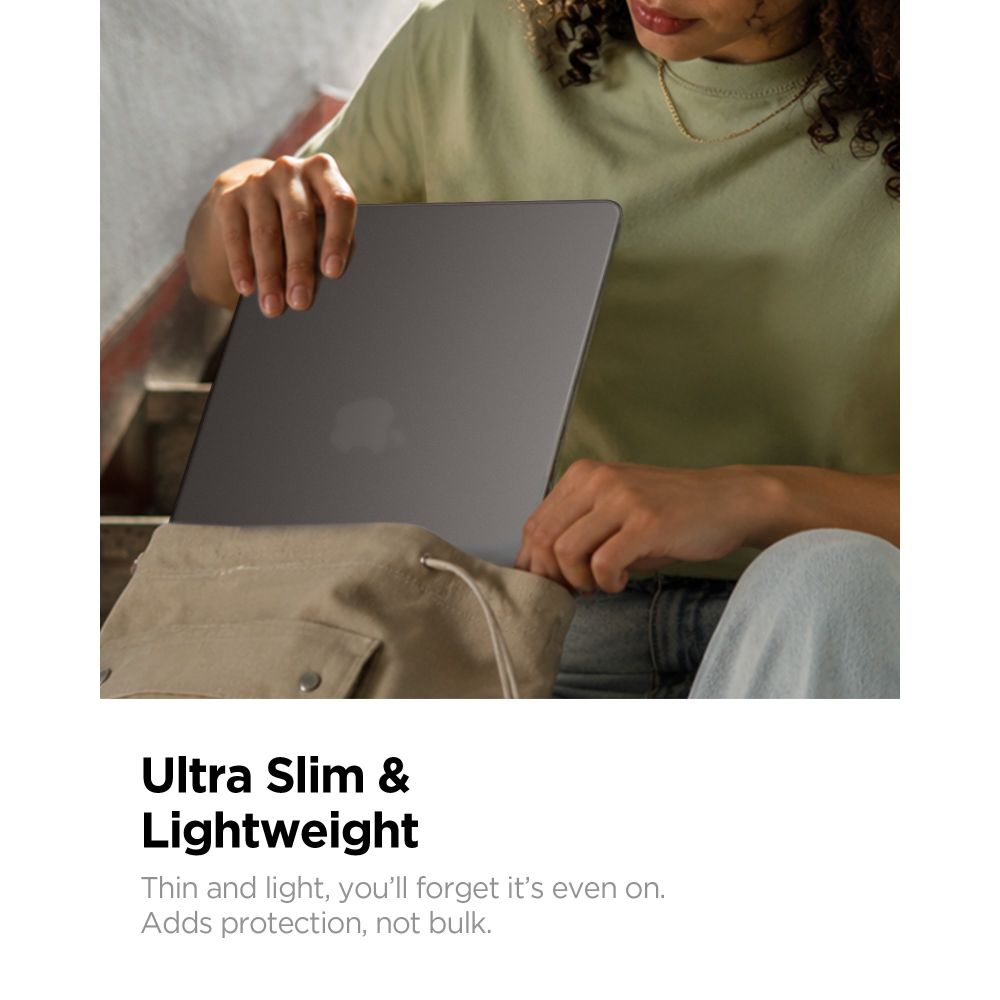 Spigen AirSkin-fodral för MacBook Air 13" 2023–2024–2025–2026 – Halvgenomskinligt