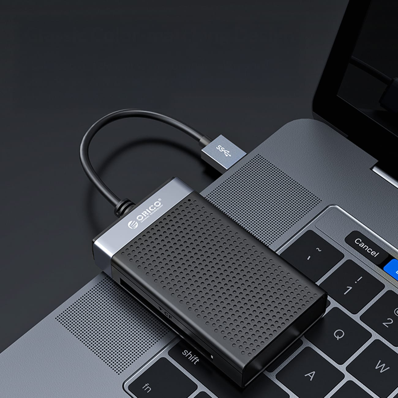 Orico CL4D-A3 USB-A 3.0 SD, microSD, CF, MS 5 Gb/s minneskortläsare – svart och silver