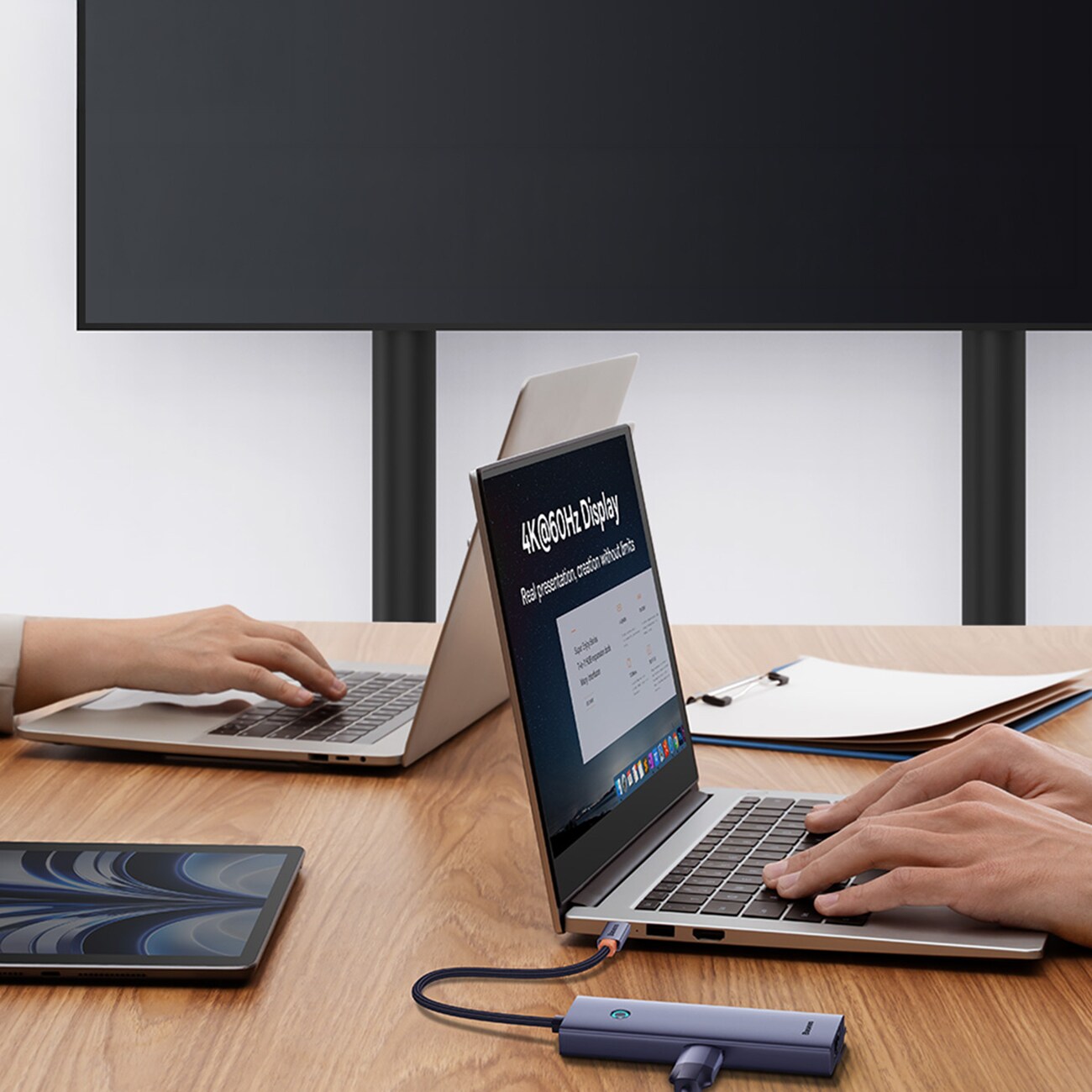 Baseus UltraJoy-serien 5-i-1 USB-C/HDMI 4K med 4 USB-A 3.0-portar – grå