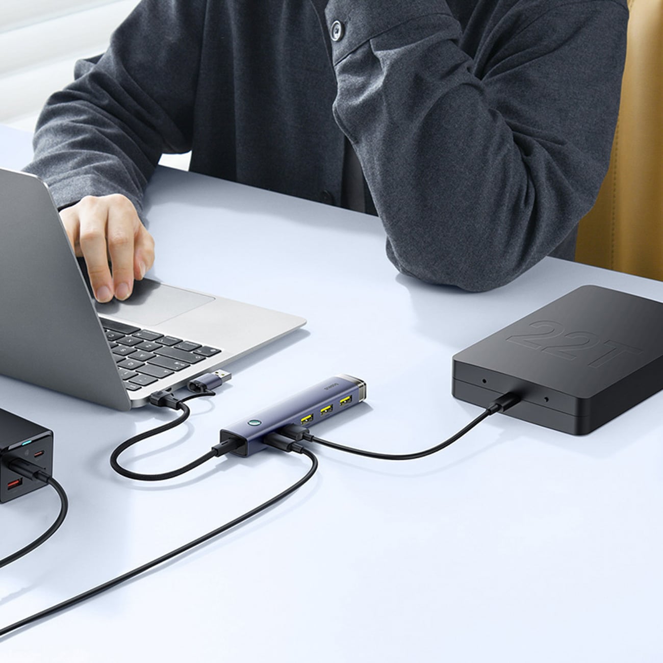 Baseus UltraJoy-serien USB-A/USB-C-hubb, 4 x USB-A 3.1, 1 x USB-C 5 V – grå