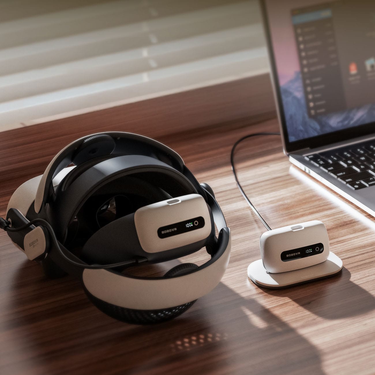 BoboVR BM60-2 6500 mAh-batteri för BoboVR M3 Pro+ och BoboVR M3, 2 st. med laddningsstation – vitt