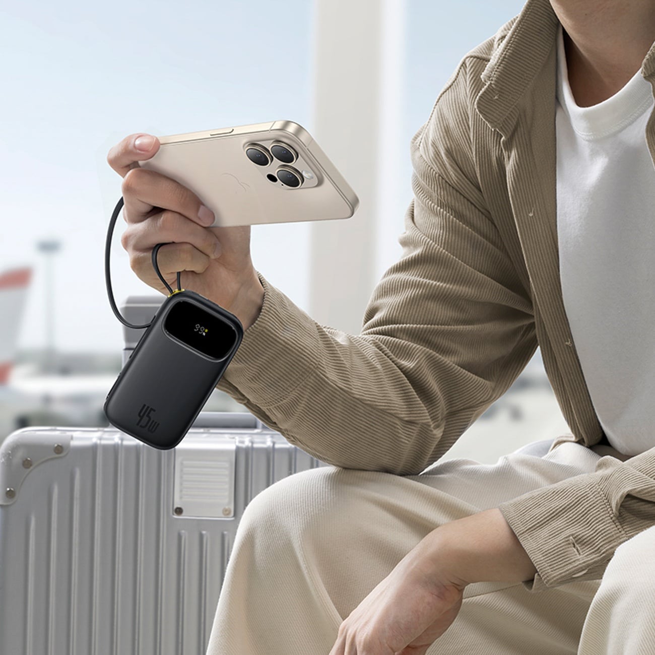 Baseus EnerFill FC31 QPow3 10 000 mAh 45 W powerbank m/display og 2 innebygde USB-C-kabler – svart