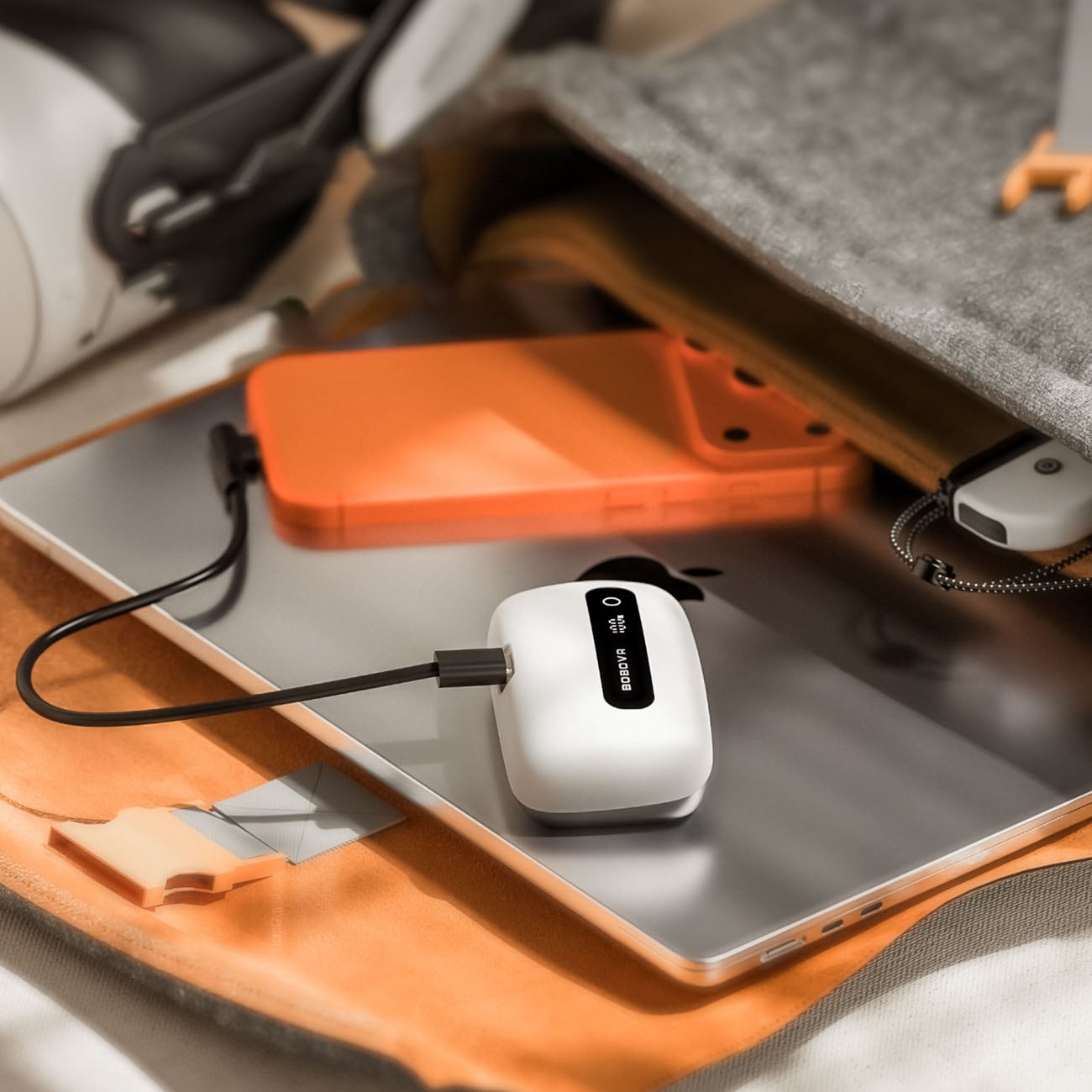 BoboVR BM60-1 6500 mAh-batteri för BoboVR M3 Pro+ och BoboVR M3 med laddningsstation – vitt
